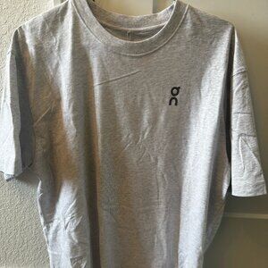 On Running Club T Graphic Tee – Men’s Large – Grey – New w/ Tags